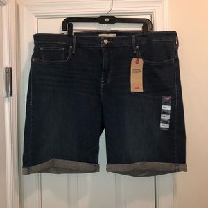Levi’s Shaping Bermuda Shorts